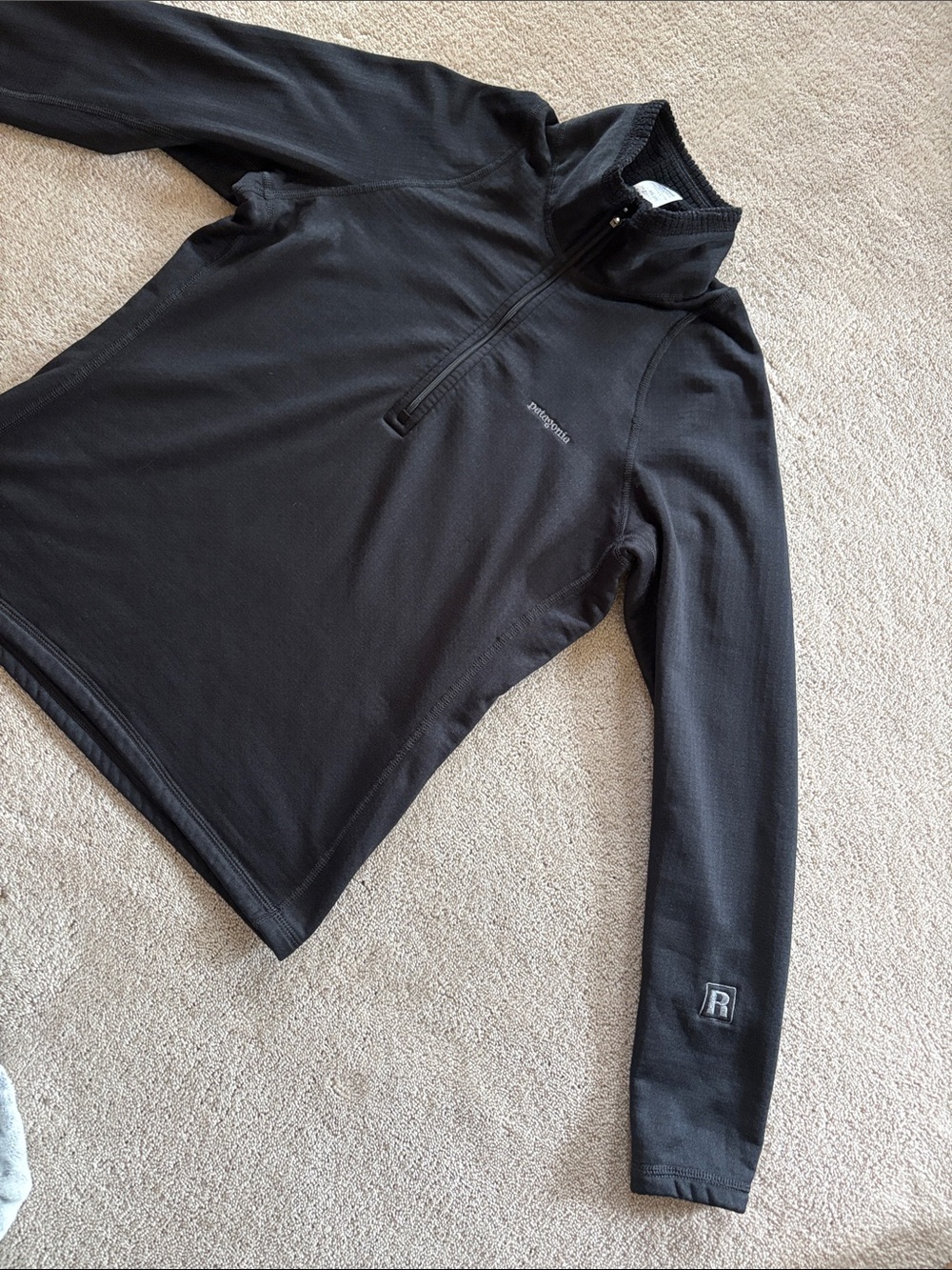 Patagonia R1 Quarter Zip - Picture 4 of 10